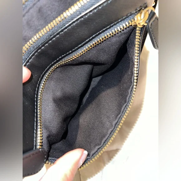 *LIKE NEW* Forever 21 Black Studded Wristlet Clutch - Picture 7 of 7